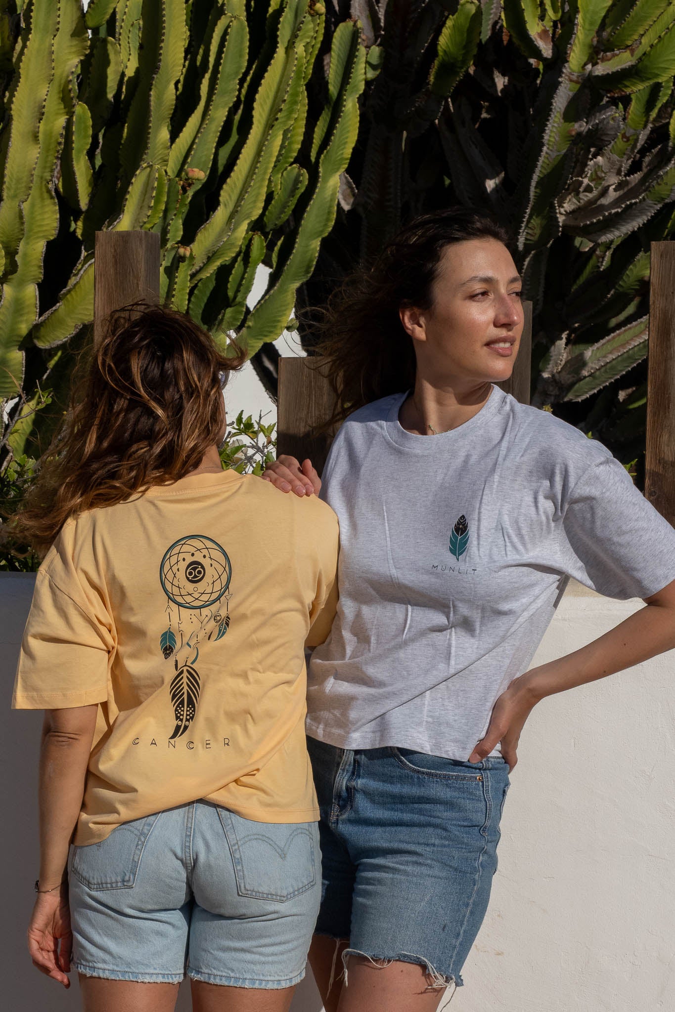 CAMISETA LYRA CANCER – Camiseta oversize ecológica de mujer