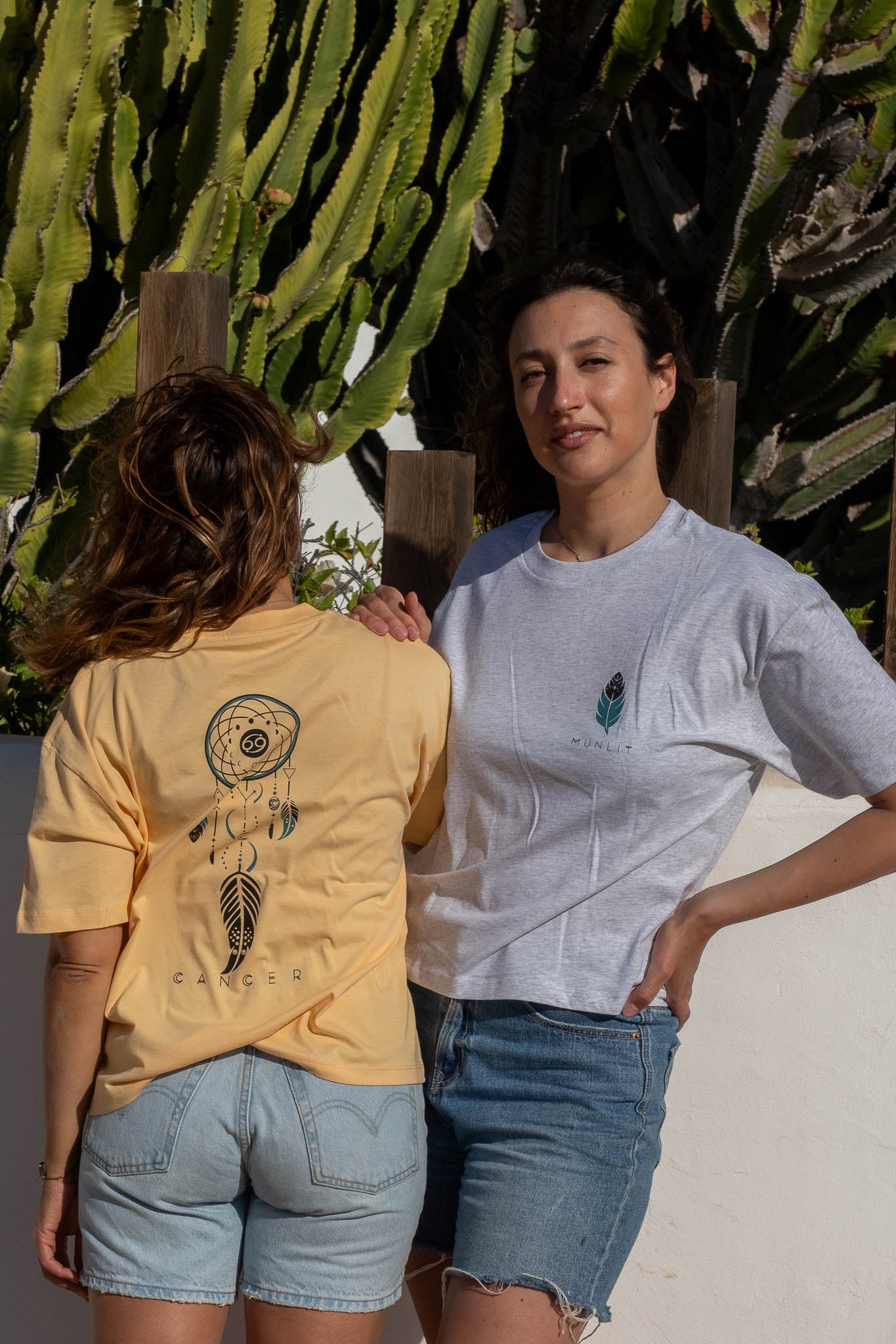 CAMISETA LYRA CANCER – Camiseta oversize ecológica de mujer