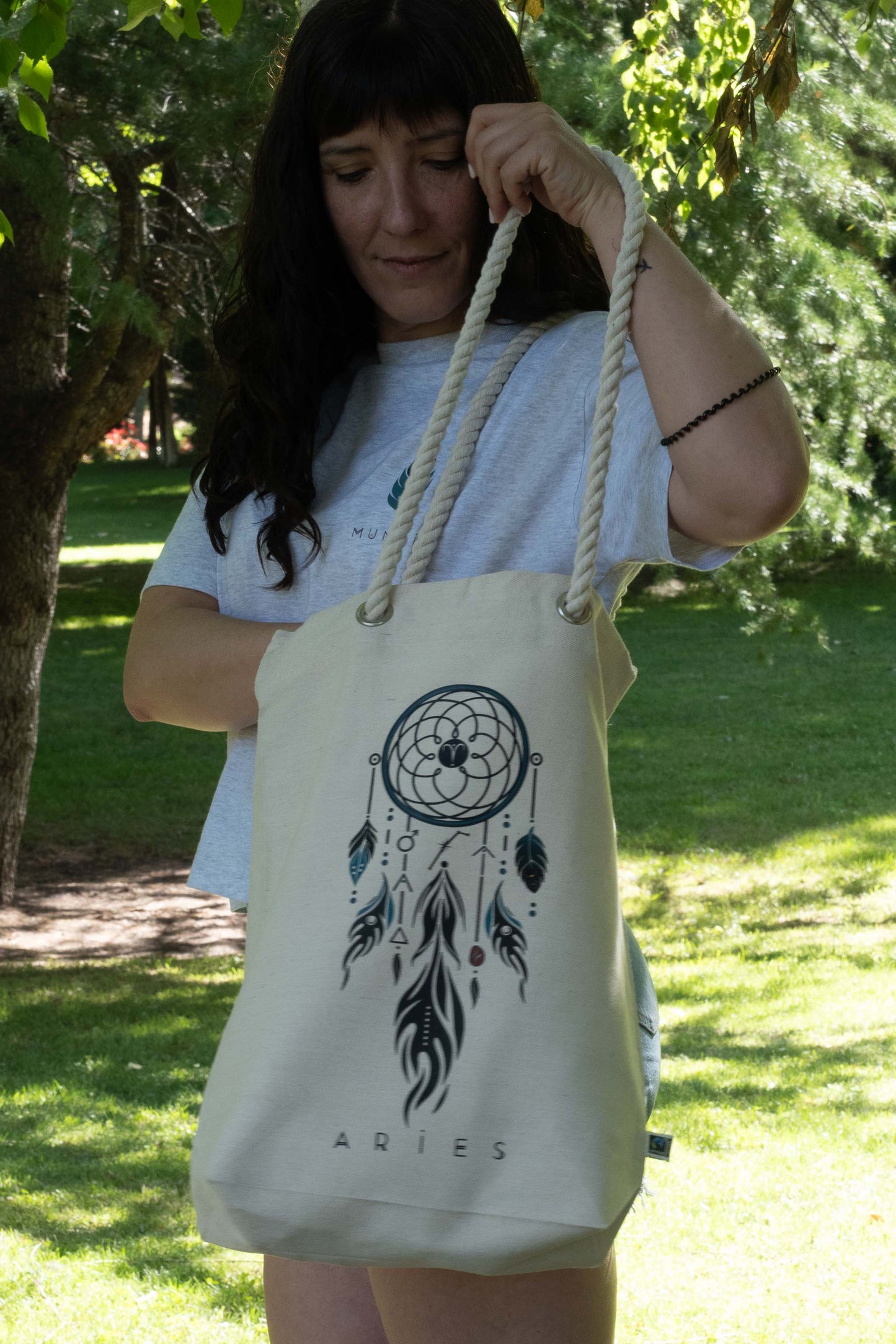 TOTE BAG VIBE ARIES – Bolsa de algodón orgánico con atrapasueños del zodíaco