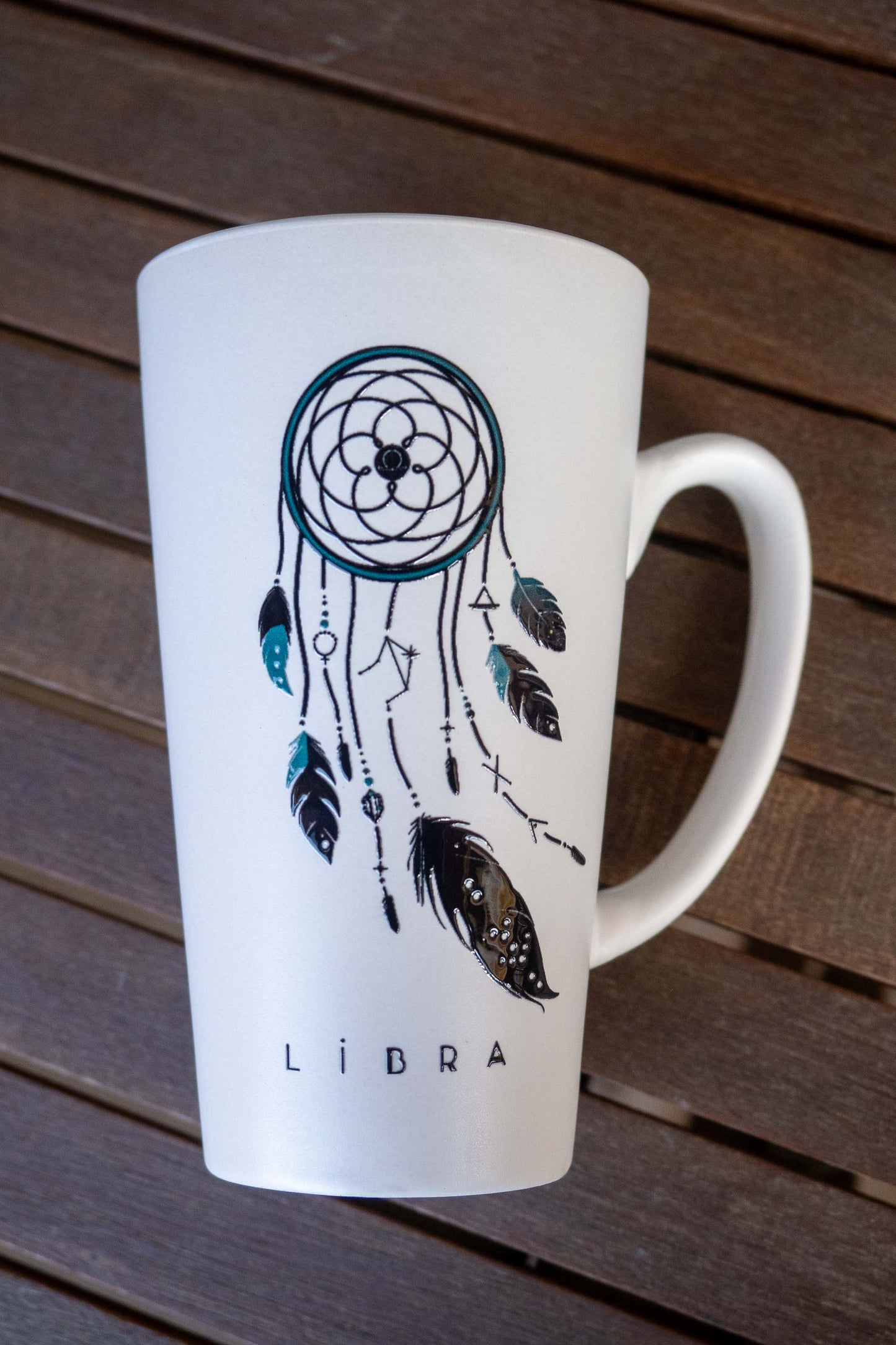 TAZA ESTILIZADA MUG LIBRA ATRAPASUEÑOS