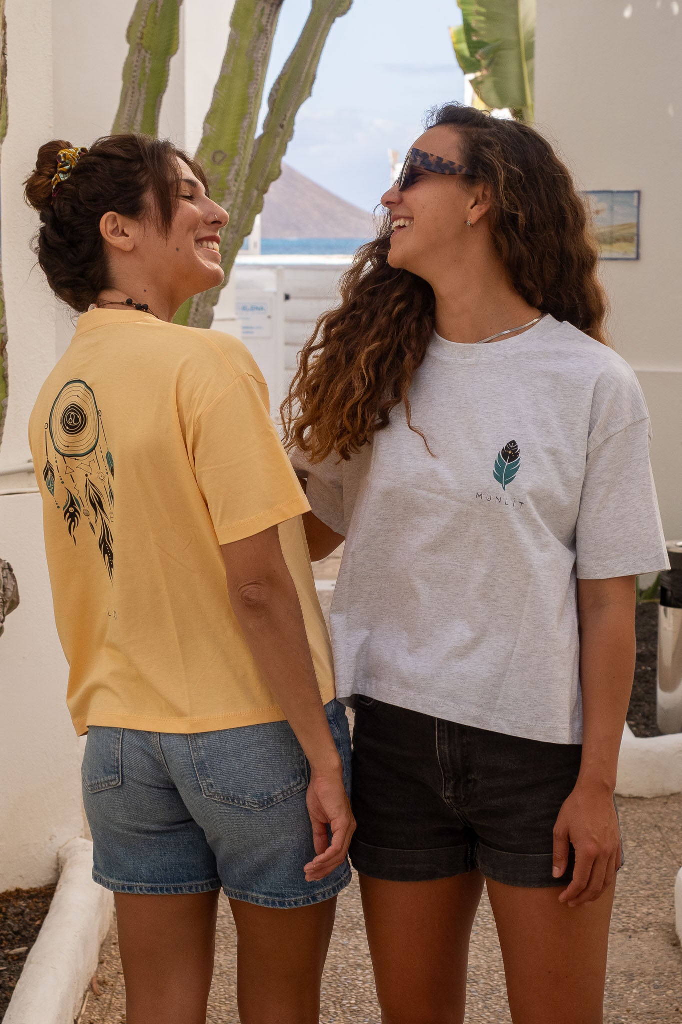 CAMISETA LYRA LEO – Camiseta oversize ecológica de mujer