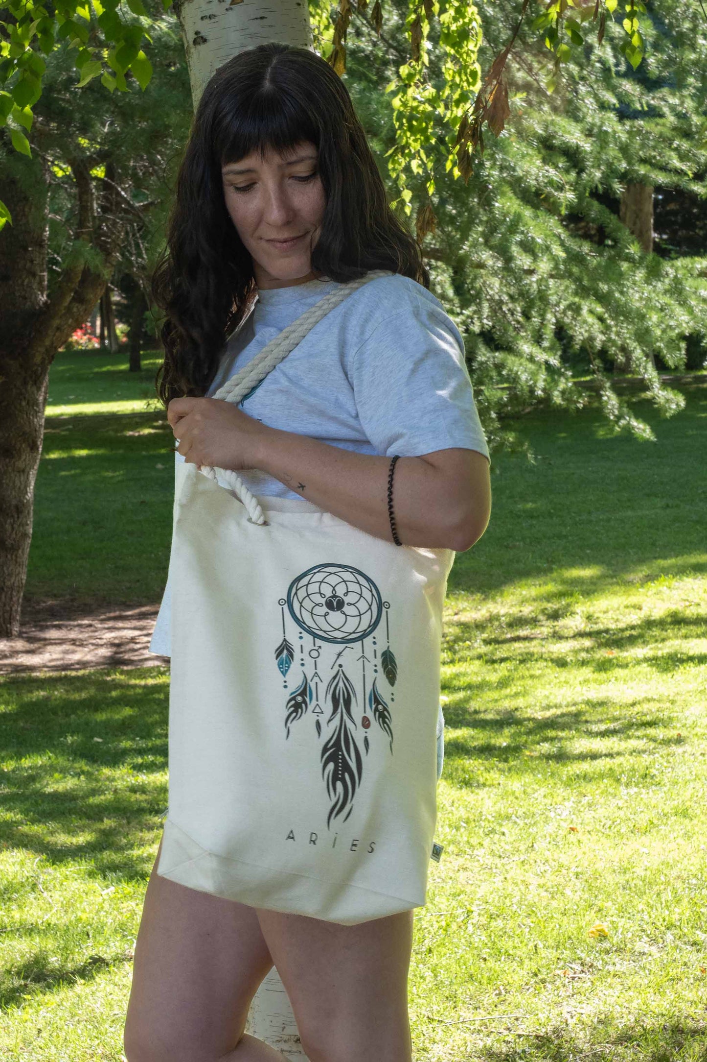 TOTE BAG VIBE ARIES – Bolsa de algodón orgánico con atrapasueños del zodíaco