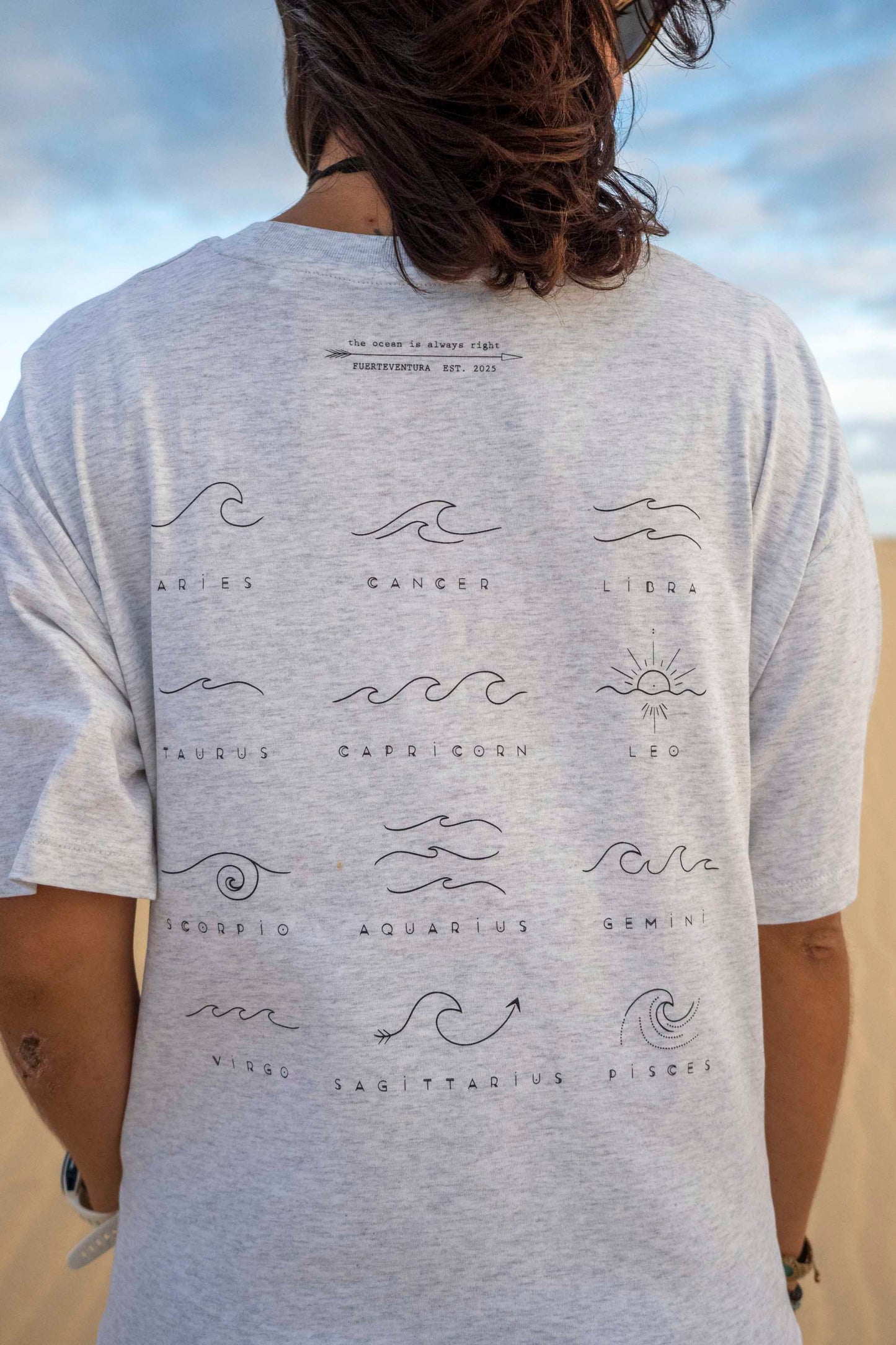 Camiseta LYRA Waves · oversize mujer y ecológica